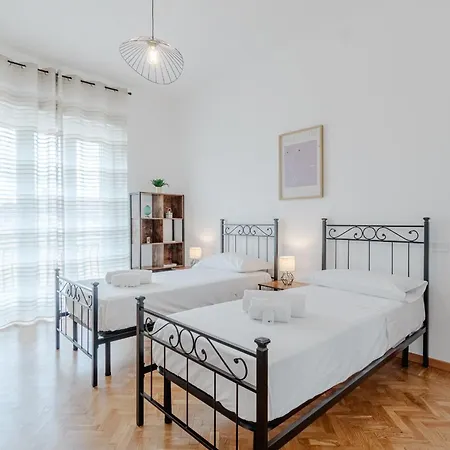 Guesthost - Santa Rita * Turin