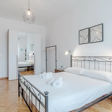 Guesthost - Santa Rita