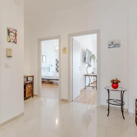 Guesthost - Santa Rita