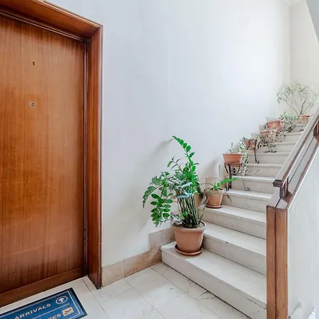 Guesthost - Santa Rita *