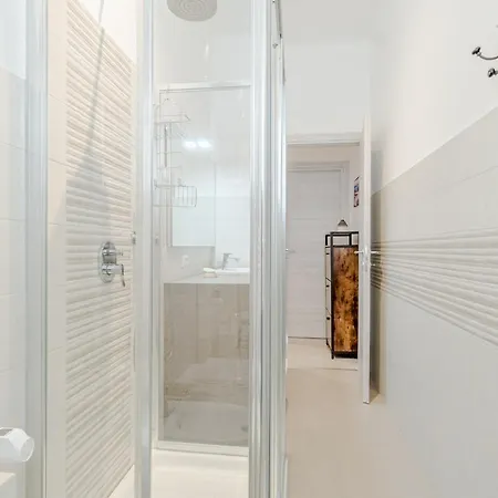 Guesthost - Santa Rita *