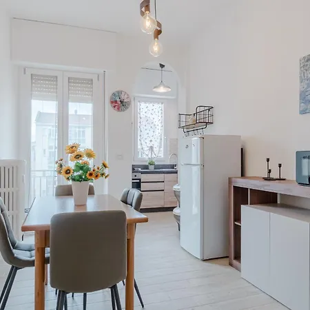 Guesthost - Santa Rita * Turin